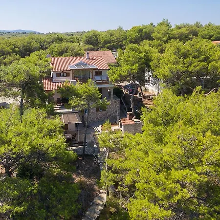Pavao Apartamento Vrboska