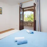 Pavao Apartment Vrboska