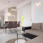 Pavao Apartment Vrboska