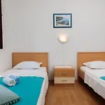 Pavao Apartment Vrboska